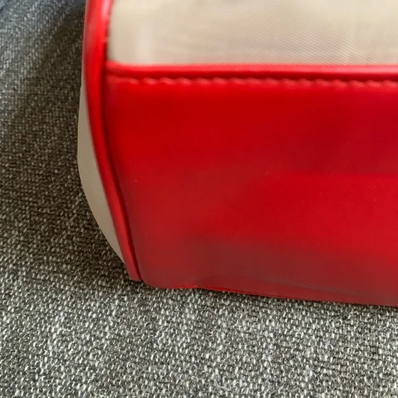 Hello Kitty Tote - Picture 4 of 9